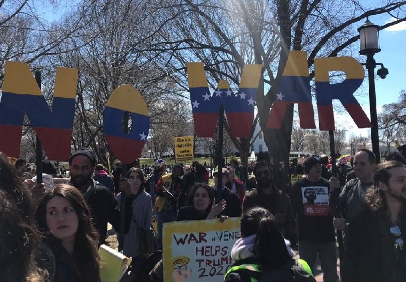 People protests in DC in support of Maduro