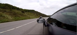 حادثه برای موتورسوار در حال عبور از سرعت گیر! + فیلم