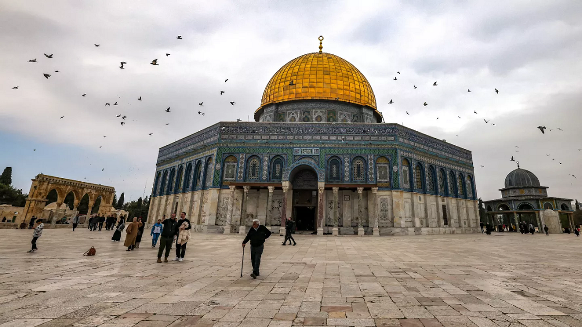 اقامه نماز ۸۰ هزار فلسطینی در مسجد الاقصی + فیلم